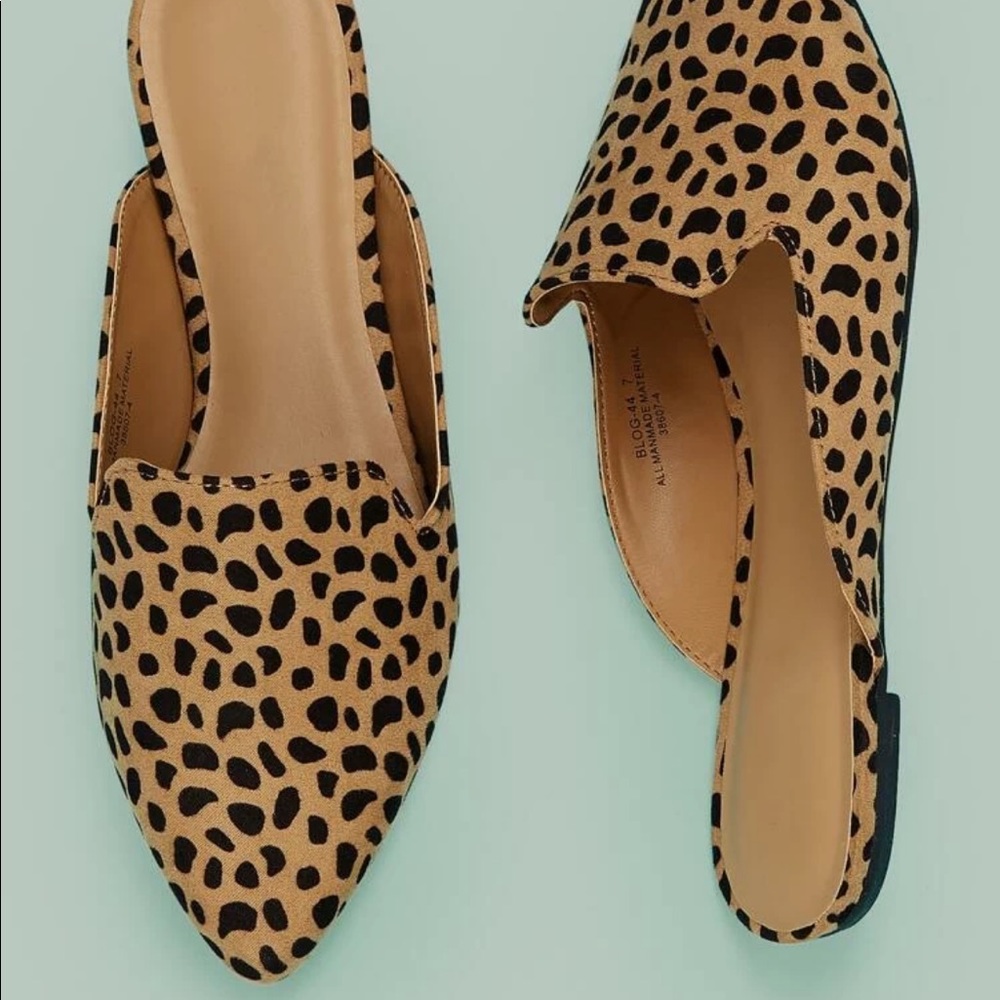 Cheetah Print Pointy Toe Flat Mules
